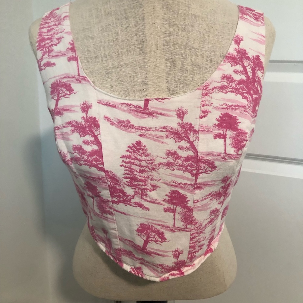 Toile Pink Patterned Crop Top - Picture 2 of 5